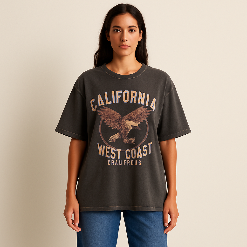 Camiseta oversize negra con estampado vintage